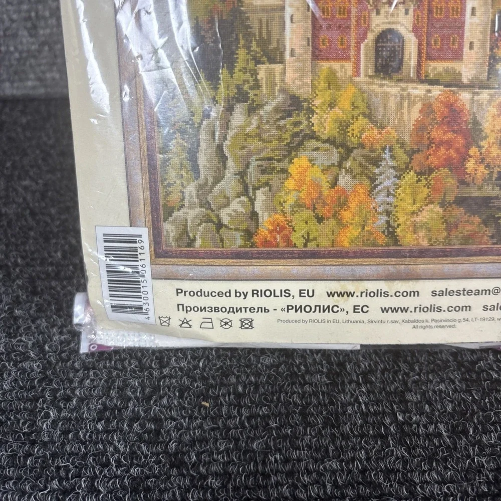 Riolis~Zweigart Cross Stitch Kit~Neuschwanstein Castle~13.75